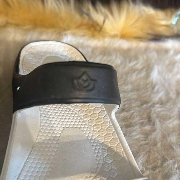 Spenco sandals 7 (6015B) - Picture 2 of 5